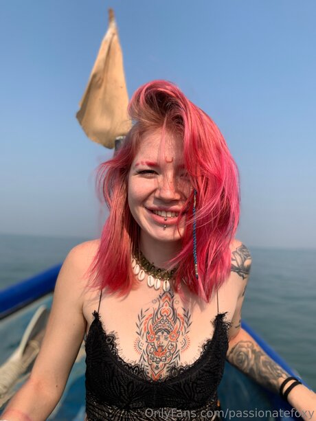 Passionatefoxy hd model image