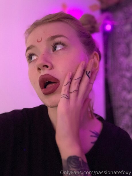Passionatefoxy free actress img
