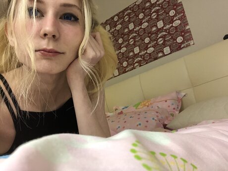 Evswezfree model hot photo