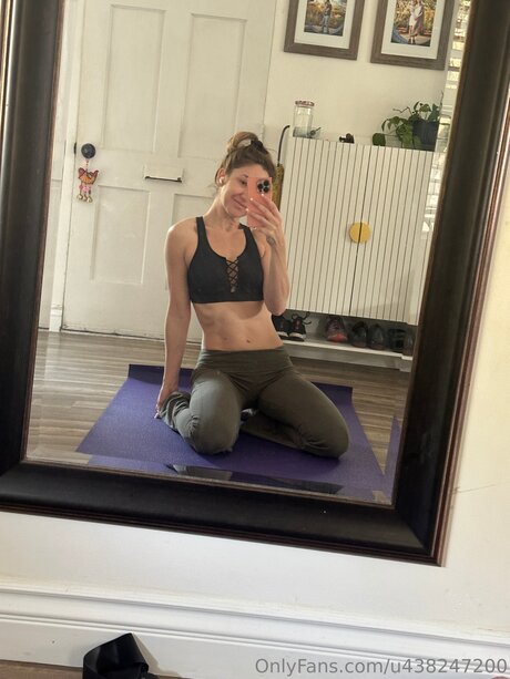 U438247200 beautiful actress pic