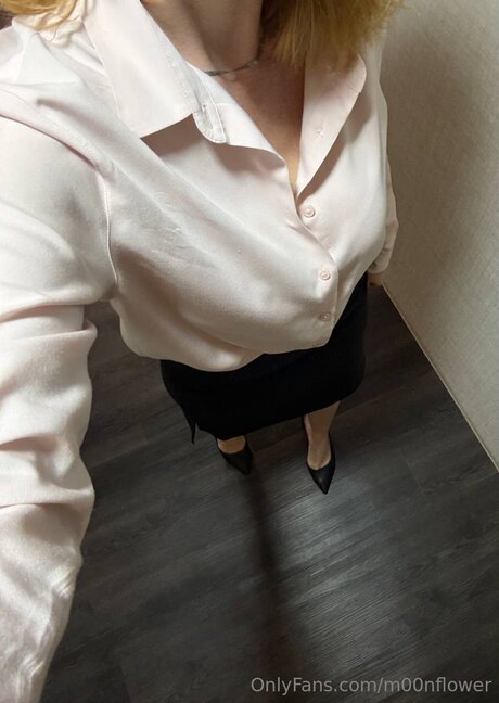 M00nflower star xxx photos