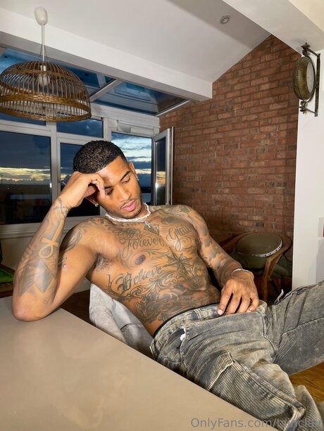 Tsinclair exclusive star img