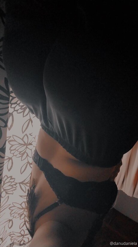 Danudaniela star high quality pictures