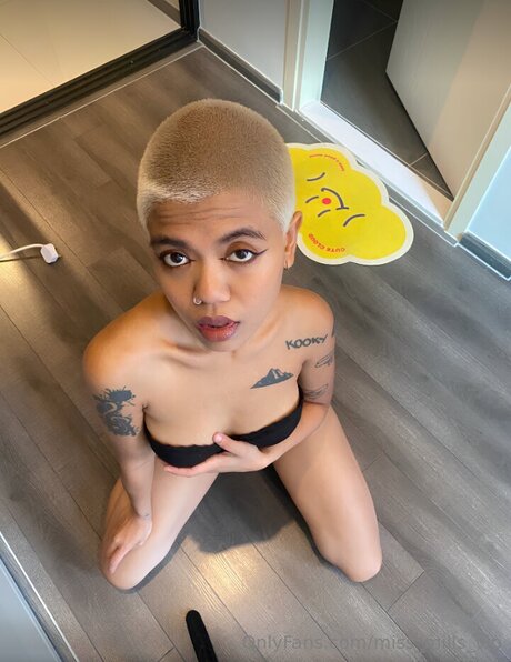 Miss Mills Vip model adult gallery