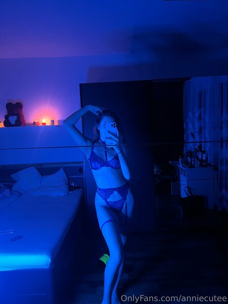 Anniecutee pornstar high quality pics