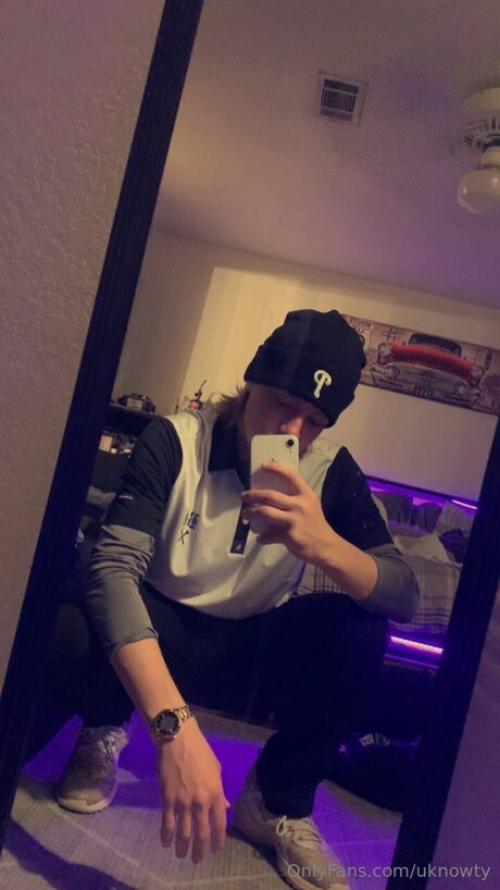 Uknowty art pornstar archive