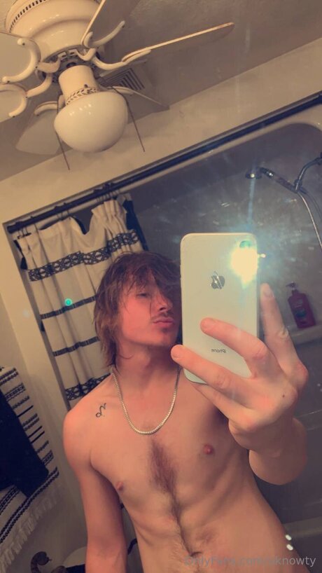 Uknowty hot star image