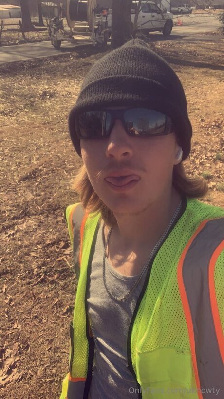 Uknowty nudes star galleries