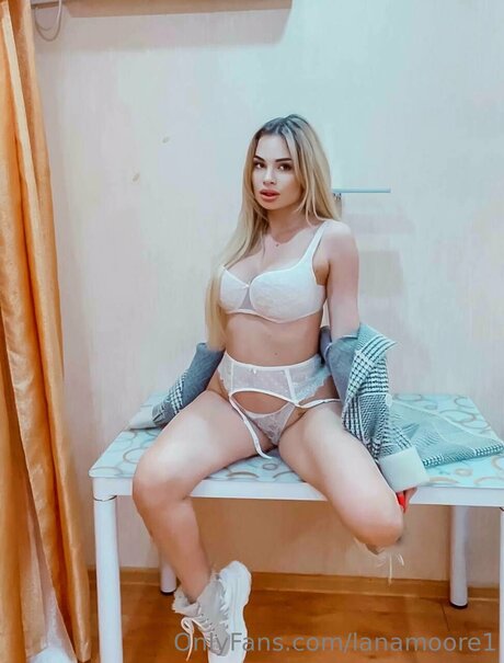 Lanamoore1 model high quality picture