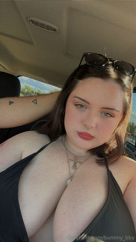 Bunnny Bby star high quality photo