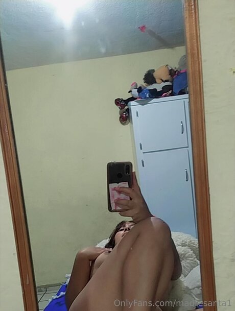 Madresanta1 model sexy pic