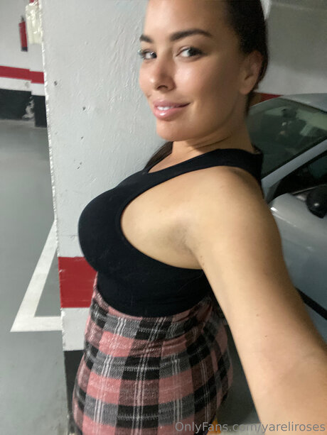 Yareliroses nice pornstar pics