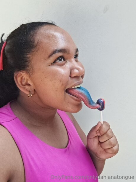 Onlydahianatongue high quality model photos