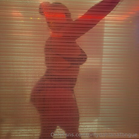 Onlydahianatongue pornstar high quality photos