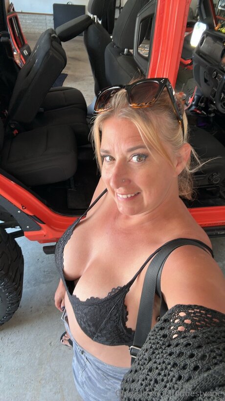 Ddfiestyone hot star pic