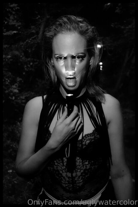 Uglywatercolor actress photos