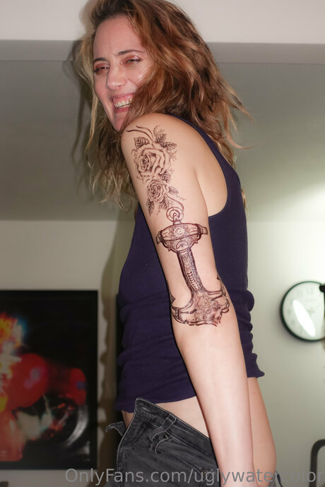 Uglywatercolor pretty star image