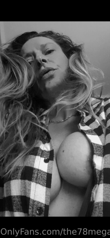 The78megahertz naked model pictures