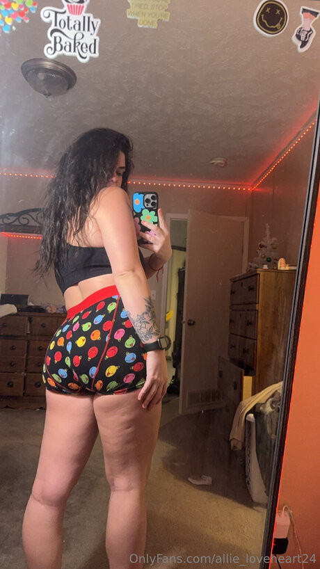 Allie Loveheart24 xxx pornstar pictures