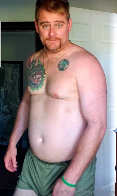 Thehennybear xxx model galleries