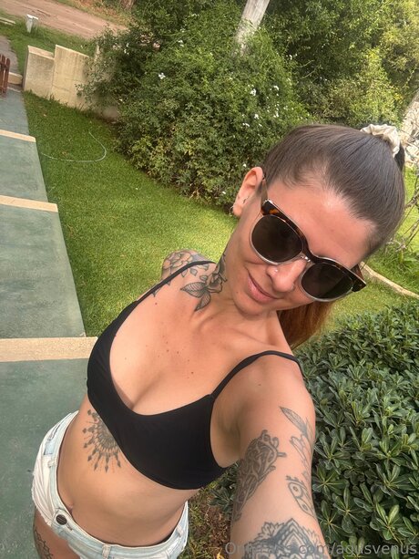 Agusvenus art actress photos