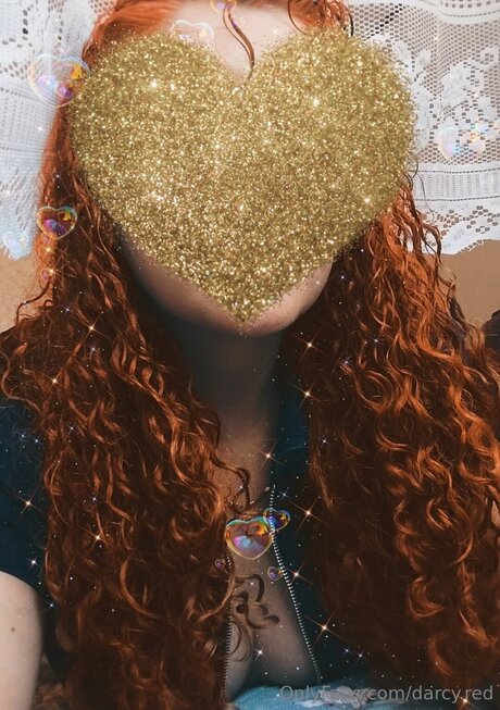 Darcy Red nude star picture