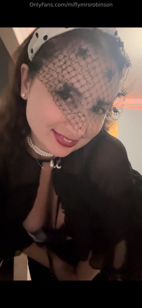 Miflymrsrobinson model hd images