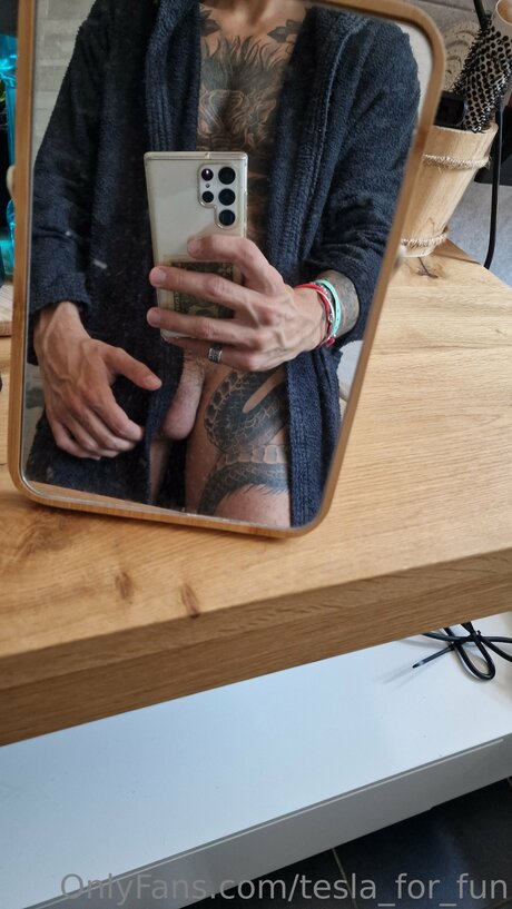 Tesla For Fun naked pornstar photo