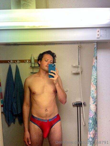 U337568791 naked actress galleries