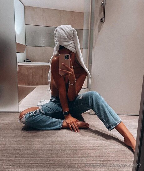 Reina22 model high quality photos