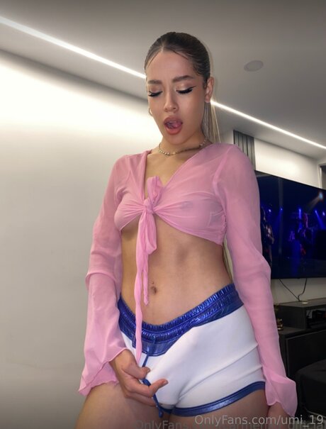 Umi 19 free actress gallery