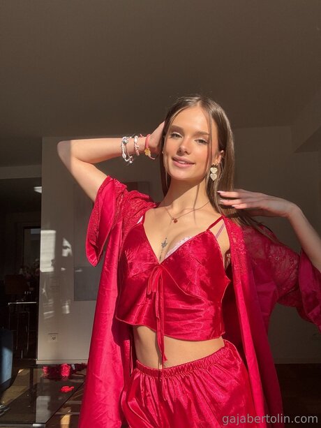 Gajabertolin nudes model pics