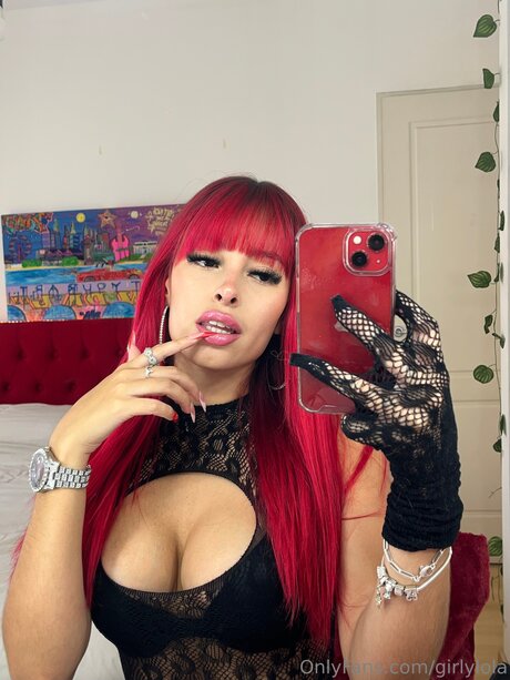 Girlylola pornstar nude image