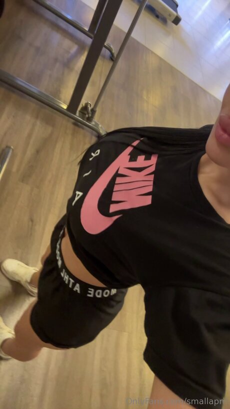 Smallapril hd model photo