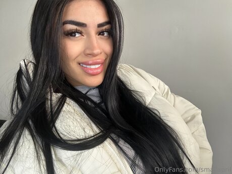 Smallapril pretty actress img