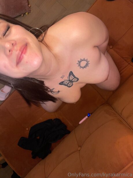 Kyrakarmica adult actress gallery