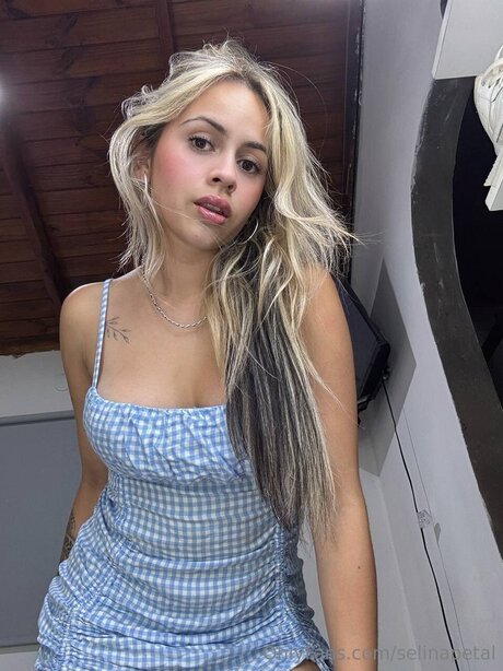 Selinapetal exclusive model gallery