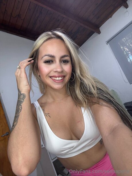 Selinapetal model adult photos