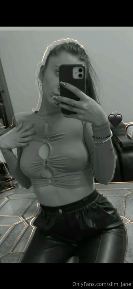 Slim Jen erotic actress pic