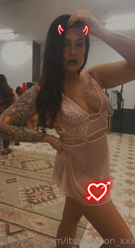 Itsshannon Xxx erotic actress photo