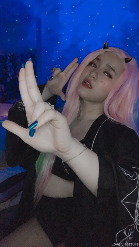 Luvlyjessxx model top images