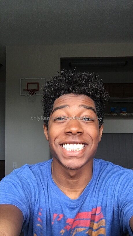 Excellentlylucky model pretty pic