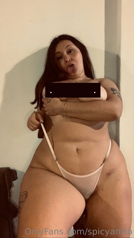 Spicyantto model naked galleries