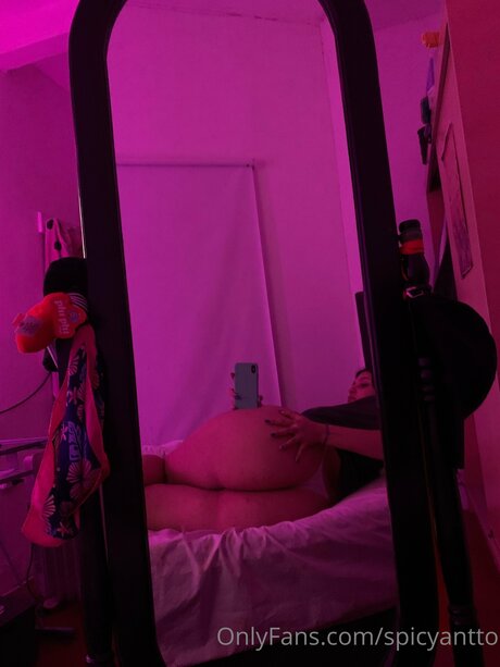 Spicyantto pornographic model pictures