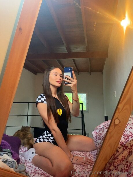 Chloepatrex hot model images