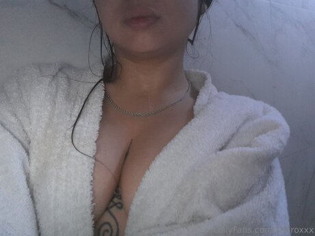 Sharoxxx model images