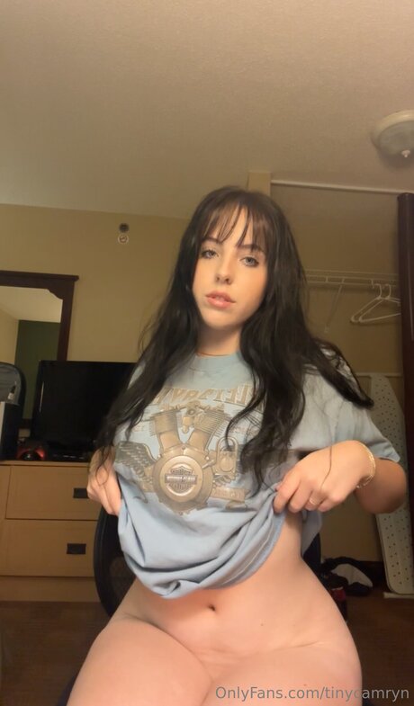 Tinycamryn xxx model archive