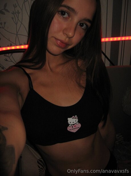 Anavavxsfs actress photo