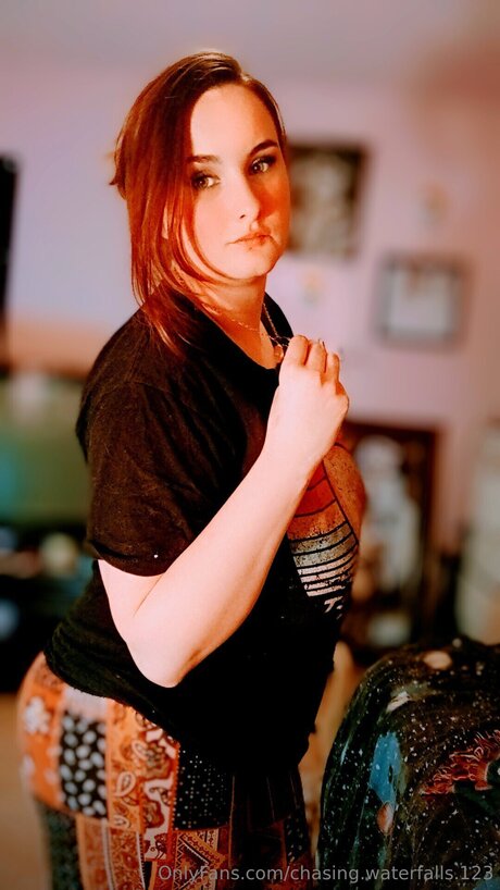 Chasing Waterfalls 123 model nude photo