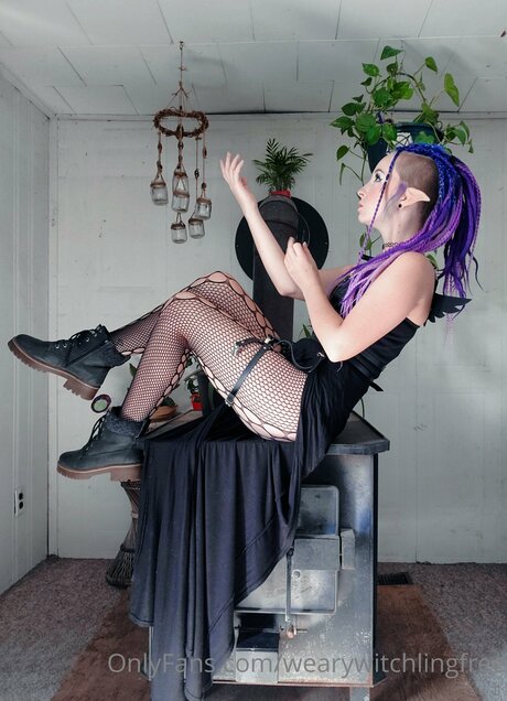 Wearywitchlingfree model nice picture